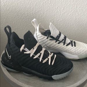 Boys 7Y Lebron Equality Basketball Sneakers